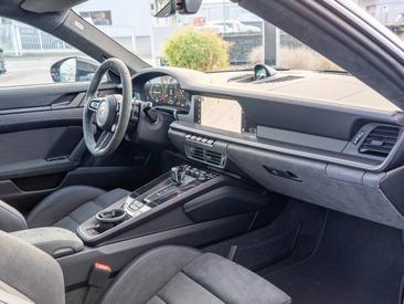 Porsche 992 II Carrera GTS — photo 28