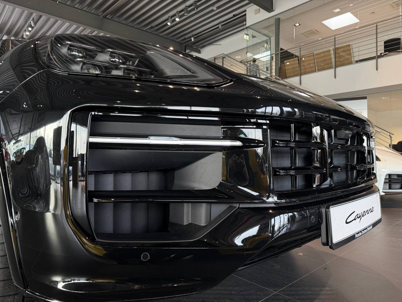 Porsche Cayenne III ph2 E-Hybrid Black Edition - 2026 - Joinsteer - #8