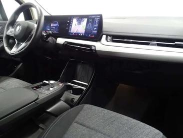 BMW 218d Active Tourer — photo 7