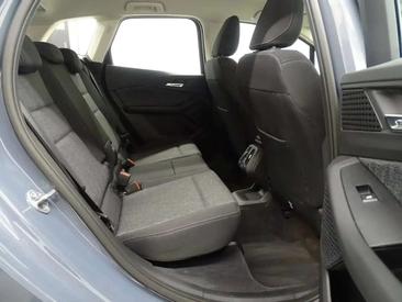 BMW 218d Active Tourer — photo 10