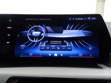 BMW 218d Active Tourer — photo 17