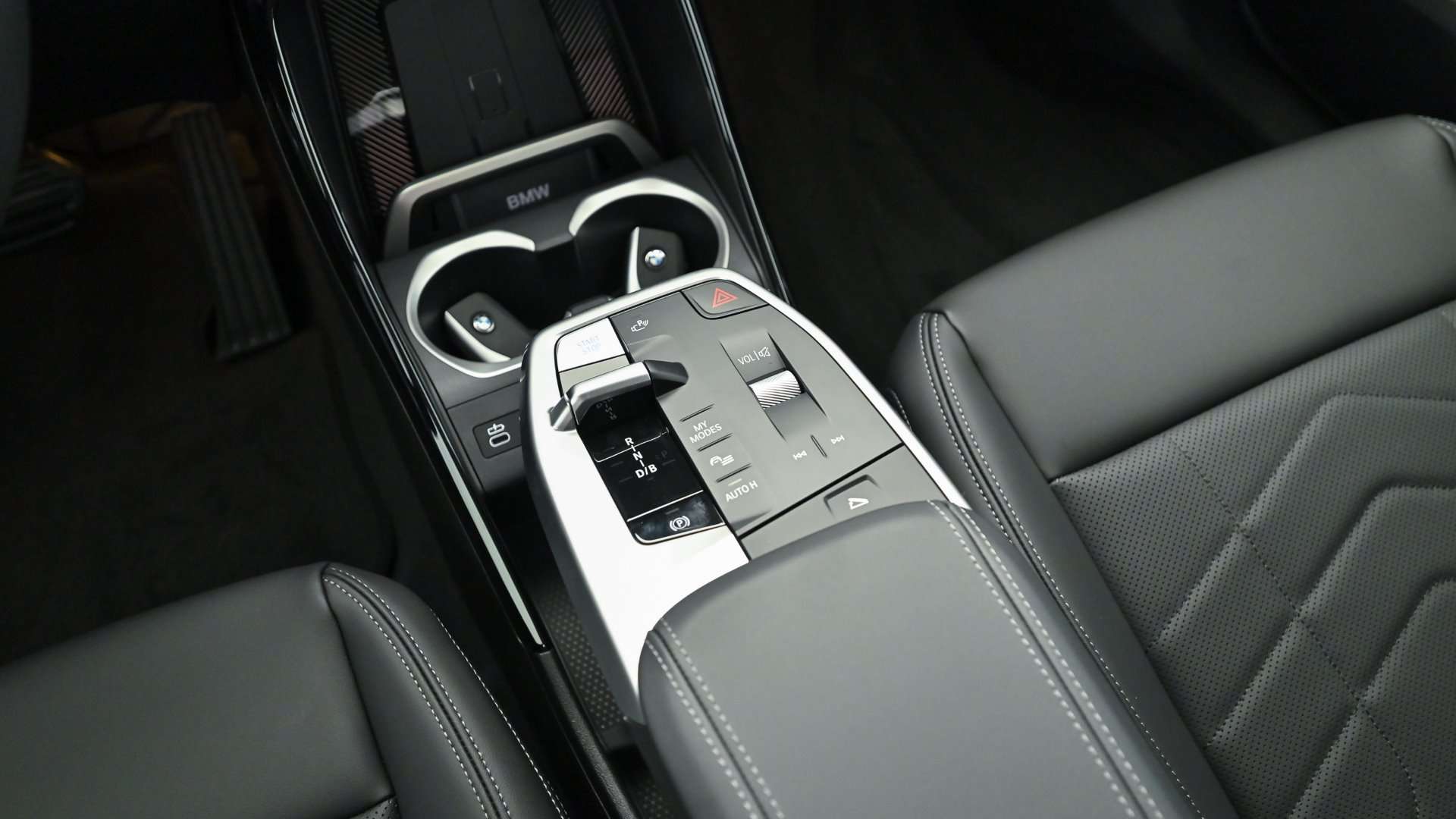 BMW IX1 EDrive20 - 2025 - Joinsteer - #10