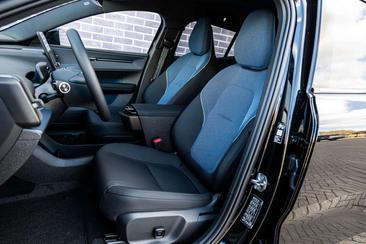 Volvo EX30 P5 Plus — photo 4