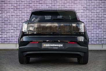Volvo EX30 P5 Plus — photo 8