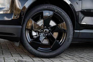 Volvo EX30 P5 Plus — photo 19