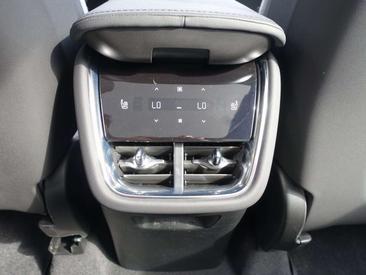 Volvo EX90 Ultra Twin Motor — photo 21