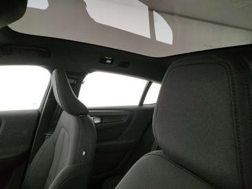 Volvo C40 Recharge Core — photo 20
