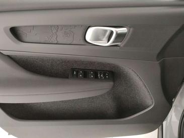 Volvo C40 Recharge Core — photo 21