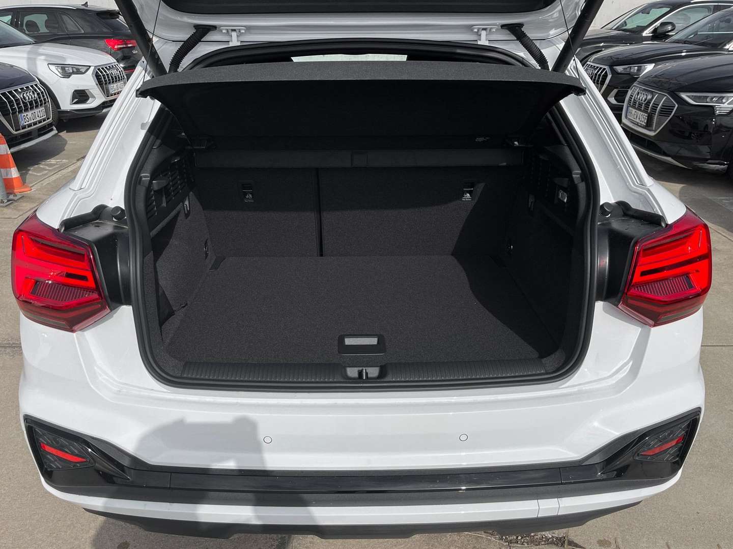 Audi Q2 S Line 35 TFSI - 2026 - Joinsteer - #14