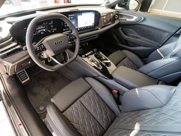 Audi A5 E-tron S Line — photo 12