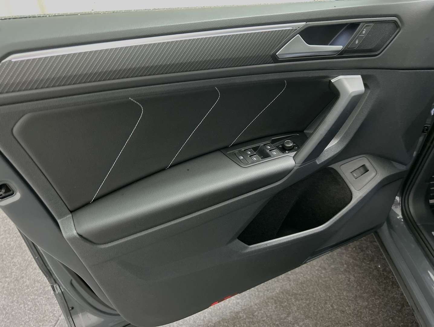 Volkswagen TIGUAN R-Line - 2023 - Joinsteer - #11