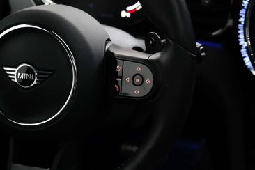 Mini Hatch Cooper S — photo 11