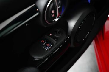 Mini Hatch Cooper S — photo 19