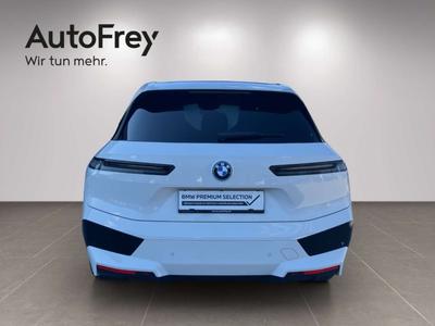 BMW IX M60