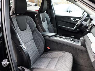 Volvo XC60 B4 Core — photo 6
