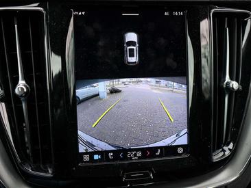 Volvo XC60 B4 Core — photo 11
