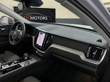 Volvo XC60 T6 Recharge Core — photo 8