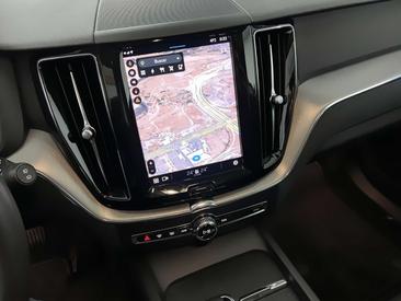 Volvo XC60 T6 Recharge Core — photo 9
