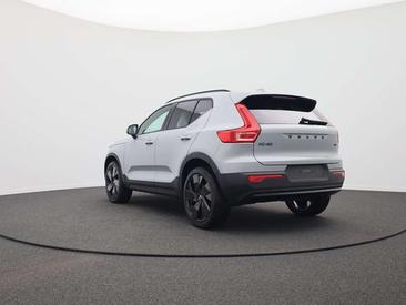 Volvo XC40 B4 Plus — photo 2