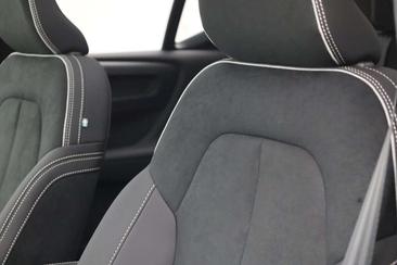 Volvo XC40 B4 Plus — photo 16