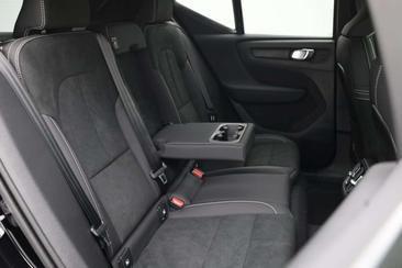 Volvo XC40 B4 Plus — photo 18
