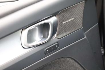 Volvo XC40 B4 Plus — photo 21
