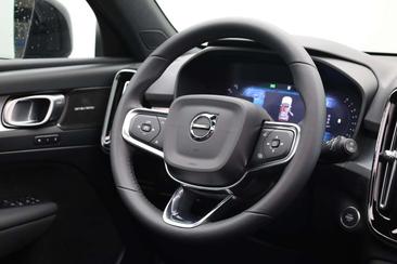 Volvo XC40 B4 Plus — photo 25