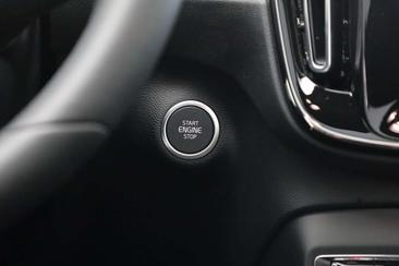 Volvo XC40 B4 Plus — photo 28