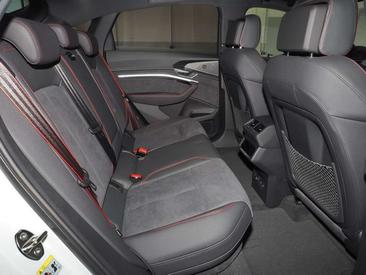 Audi Q8 E-tron Sportback S Line 55 — photo 4