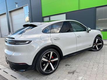 Porsche Cayenne III GTS — photo 9
