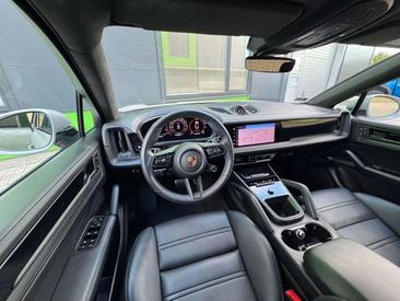 Porsche Cayenne III GTS — photo 17