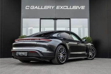 Porsche Taycan — photo 7