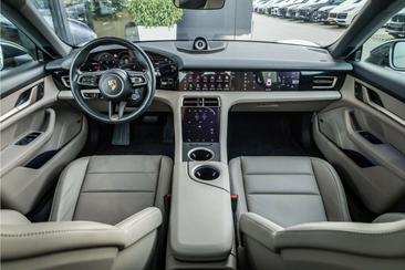 Porsche Taycan — photo 9