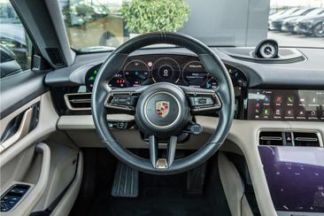 Porsche Taycan — photo 12