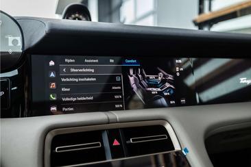 Porsche Taycan — photo 17