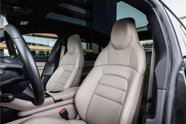 Porsche Taycan — photo 23