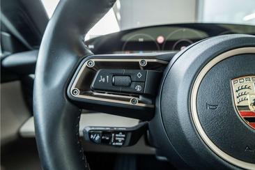 Porsche Taycan — photo 26