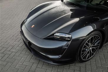 Porsche Taycan — photo 34