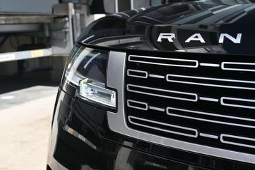 Land Rover Range Rover 3.0 P550e Autobiography PHEV — photo 11