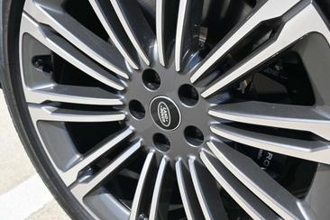 Land Rover Range Rover 3.0 P550e Autobiography PHEV — photo 12