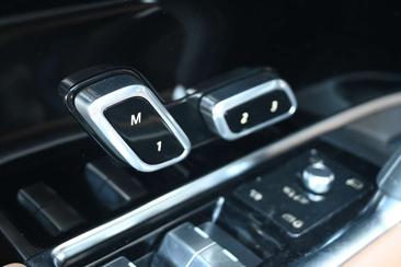 Land Rover Range Rover 3.0 P550e Autobiography PHEV — photo 19