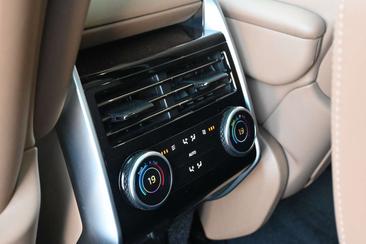 Land Rover Range Rover 3.0 P550e Autobiography PHEV — photo 33