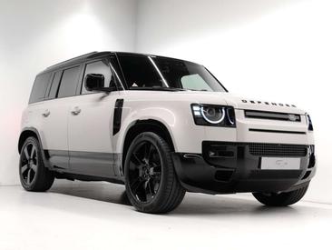Land Rover Defender 110 Dynamic Edition 2.0 P300e — photo 2