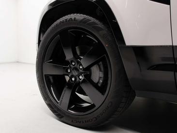 Land Rover Defender 110 Dynamic Edition 2.0 P300e — photo 5