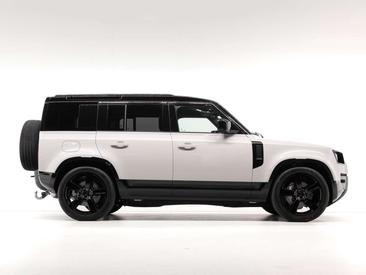 Land Rover Defender 110 Dynamic Edition 2.0 P300e — photo 7
