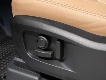 Land Rover Defender 110 Dynamic Edition 2.0 P300e — photo 14