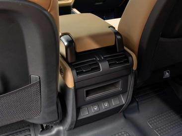 Land Rover Defender 110 Dynamic Edition 2.0 P300e — photo 20