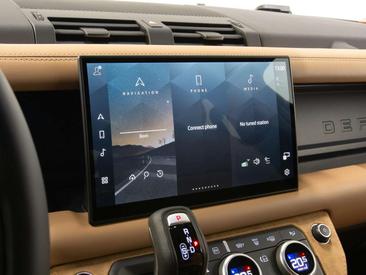 Land Rover Defender 110 Dynamic Edition 2.0 P300e — photo 22