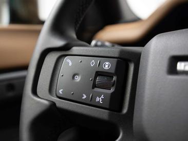 Land Rover Defender 110 Dynamic Edition 2.0 P300e — photo 27