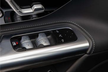 Mercedes SL 43 Premium Plus — photo 29